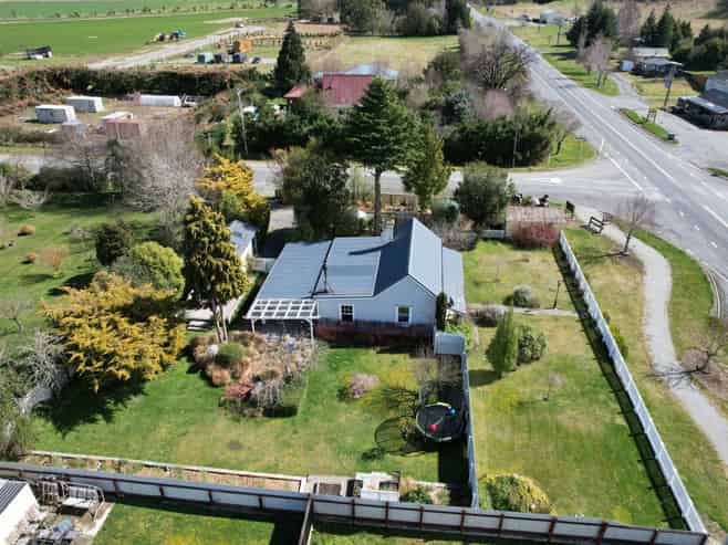 1157 Garston-Athol Highway, Athol