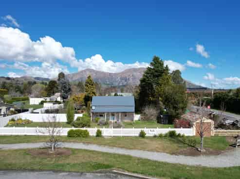 1157 Garston-Athol Highway, Athol