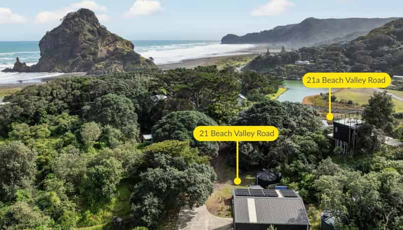 21 & 21a Beach Valley Road, Piha