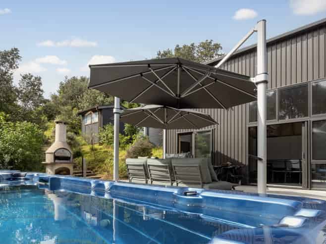 21 & 21a Beach Valley Road, Piha