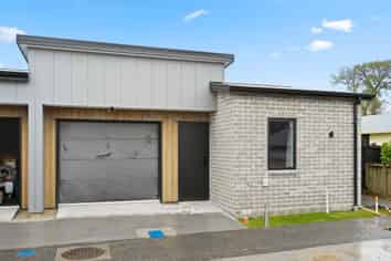 6 Fable Way, Leamington