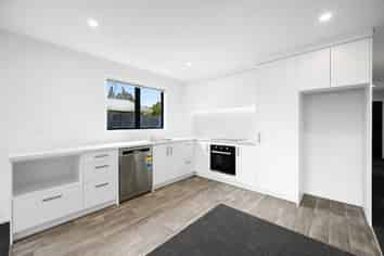 6 Fable Way, Leamington