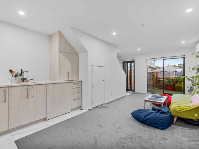 3/66 Longfellow Street, Sydenham