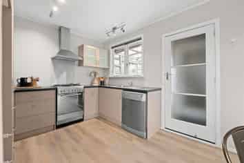 5A Richan Street, Glenview