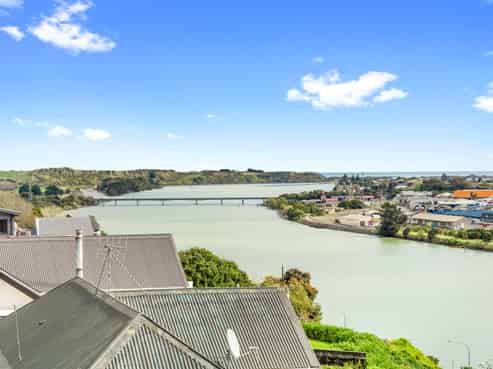32 Hipango Terrace, Durie Hill