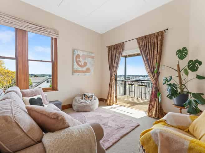 32 Hipango Terrace, Durie Hill