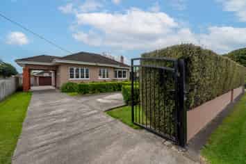 507 Frederick Street West, Mahora