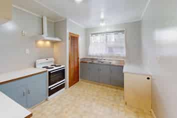 42 Kimberley Grove, Westbrook