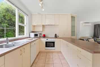 2/10 Blomfield Spa, Takapuna