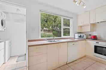 2/10 Blomfield Spa, Takapuna