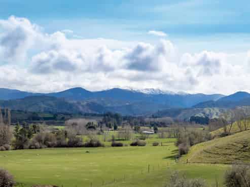 121 Win Valley Road, Dovedale