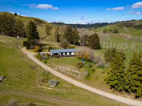 121 Win Valley Road, Dovedale