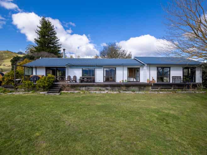 121 Win Valley Road, Dovedale