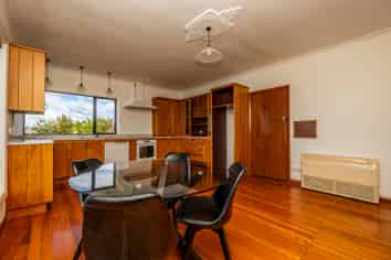 10 Kent Street, Marchwiel