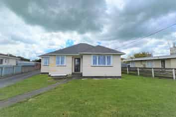 42 Egmont Street, Hawera