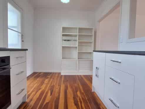 5 Middlesex Road, Waterview