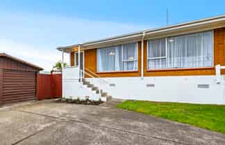 2/39 Blacklock Avenue, Henderson