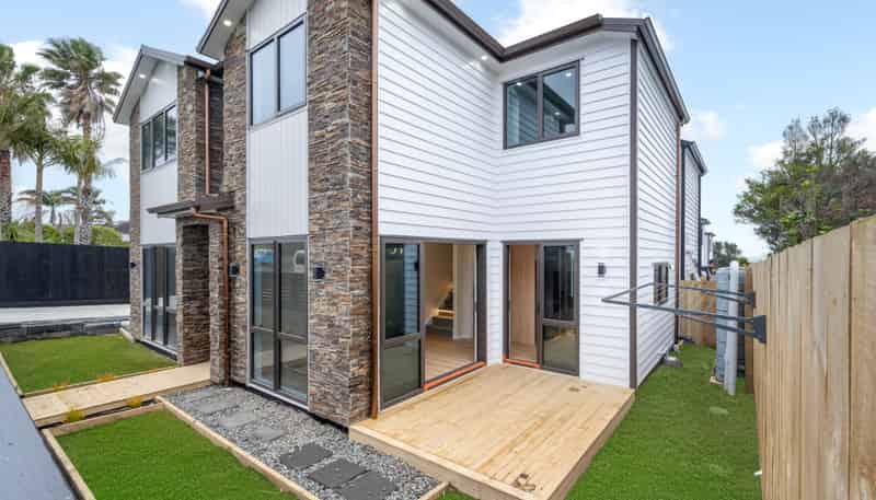 Lots 1-4/23 Bradbury Road, Botany Downs