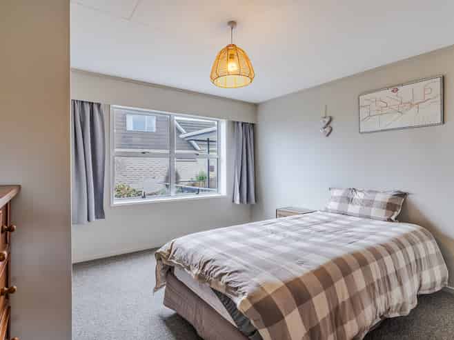 33 Elliffe Place, Shiel Hill