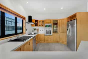 1 Harrowfield Drive, Harrowfield