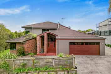 1 Harrowfield Drive, Harrowfield