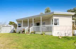 648 West Coast Road, Makarau