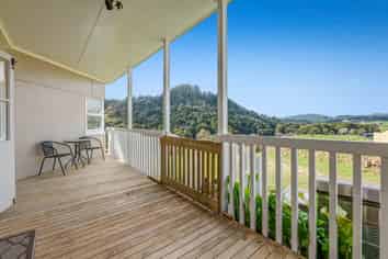 648 West Coast Road, Makarau