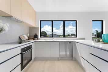 14C River Road, Te Atatu Peninsula