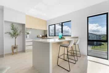 14C River Road, Te Atatu Peninsula