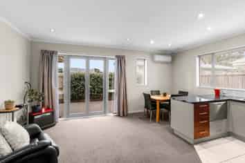 2/194 Waimairi Road, Ilam