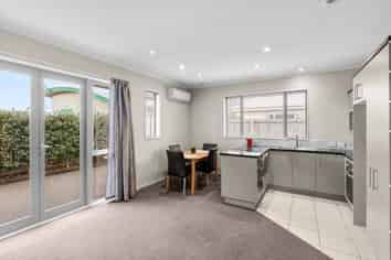 2/194 Waimairi Road, Ilam