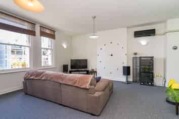 2/31 Dowling Street, Dunedin Central