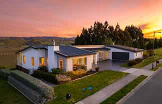 129 Marlborough Ridge Drive, Fairhall