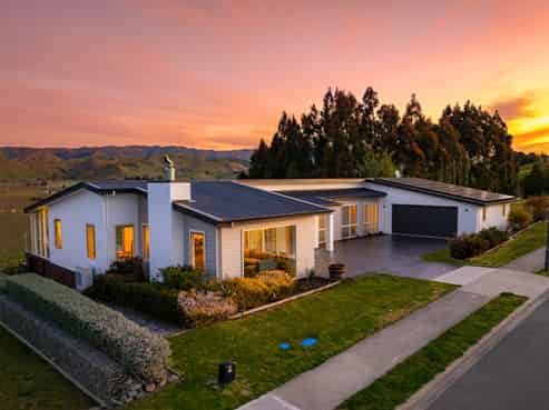 129 Marlborough Ridge Drive, Fairhall