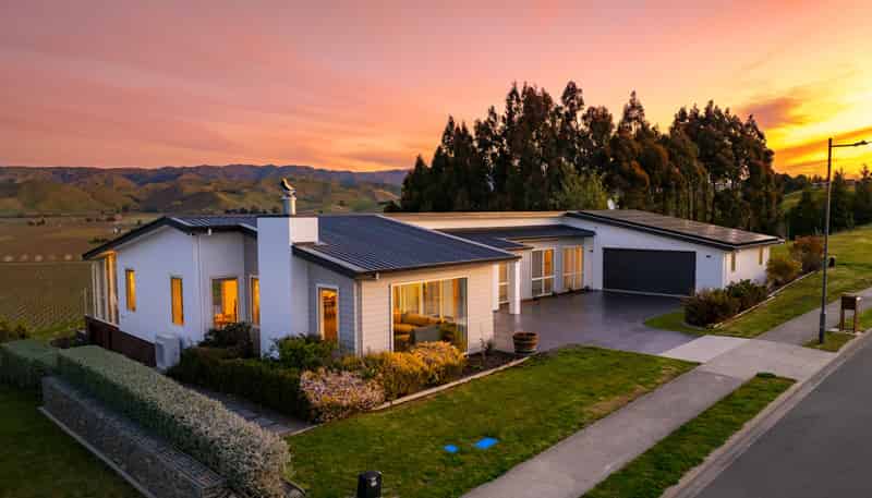 129 Marlborough Ridge Drive, Fairhall