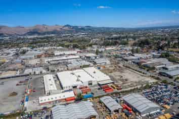 Large Well Priced Warehouse in Bromley