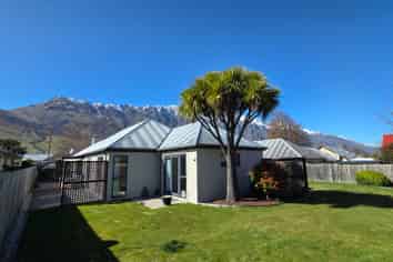 24 Copper Beach Avenue, Frankton