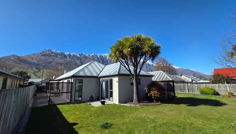 24 Copper Beach Avenue, Frankton