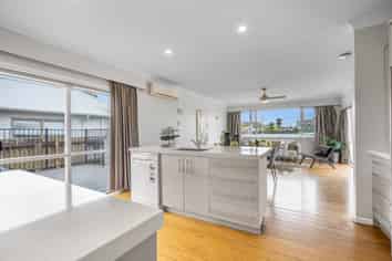 1/206 Onewa Road, Birkenhead