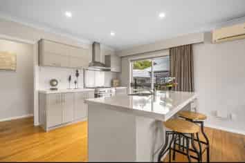 1/206 Onewa Road, Birkenhead