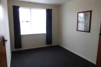 1/8 Stanmore Road, Linwood
