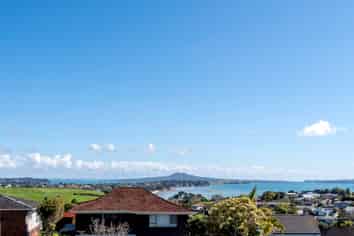 12 Copperfield Terrace, Mellons Bay