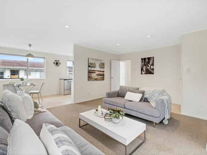 2/36 Archmillen Avenue, Pakuranga Heights