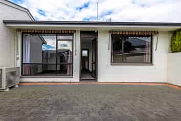 2/53 Grenville Street, Waltham