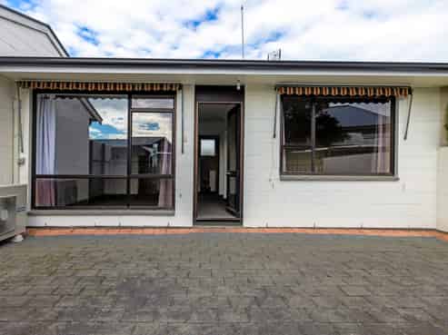 2/53 Grenville Street, Waltham