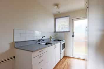2/53 Grenville Street, Waltham