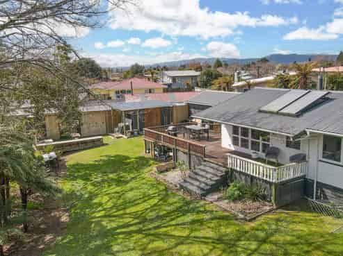 369A Sunset Road, Sunnybrook