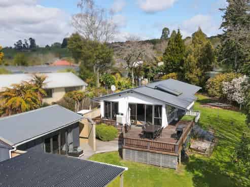 369A Sunset Road, Sunnybrook