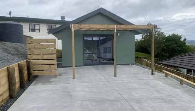 1 Milla Mae Rise, Woodhill