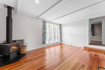 7 Young Road, Mount Wellington